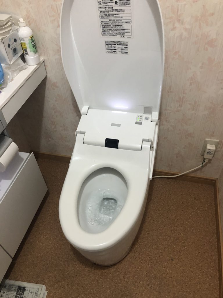 尿取りパッドを落としてトイレが詰まってしまった 水漏れ・つまりトラブルの修理なら水道屋本舗