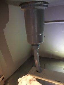台所の水漏れの原因は…