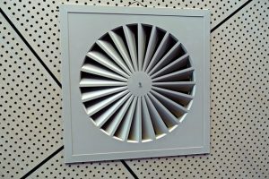 お風呂の嫌な臭いの対処法を紹介 臭いが発生する原因や解決方法は 簡単掃除でお風呂の悪臭を取り除こう 水漏れ つまりトラブルの修理なら水道屋本舗 お風呂の嫌な臭いの対処法を紹介 臭いが発生する原因や解決方法は 簡単掃除でお風呂の悪臭を取り除こう 水漏れ つまりトラブルの修理なら水道屋本舗