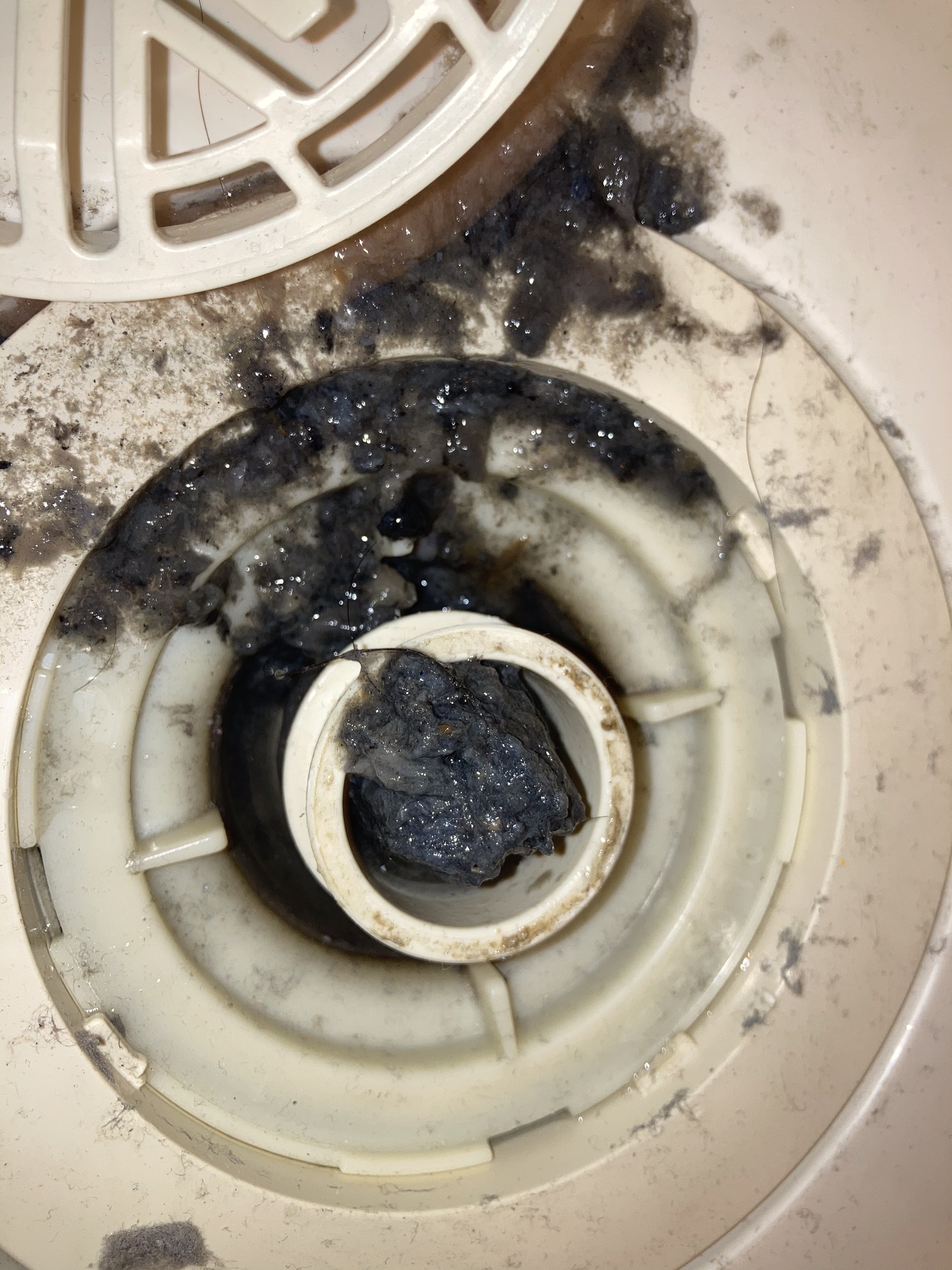 ドラム式洗濯機の排水つまりは面倒 水漏れ つまりトラブルの修理なら水道屋本舗