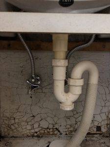 ご使用年数30年以上洗面所の水漏れを解消！作業内容は？【徳島県阿波市】