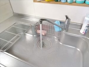 キッチンの排水詰まりを高圧ポンプと薬品洗浄で解消【京都府京田辺市 】