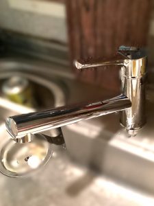 使用年数25年。キッチンの水漏れトラブルを蛇口交換で解消【愛媛県松山市】