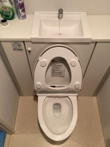 トイレットペーパーが原因で詰まる！脱着で詰まり解消。