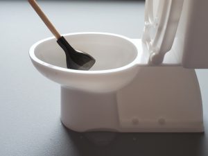 少し前から流れが悪かったトイレを高圧洗浄と高圧ポンプで解消しました。【福井県福井市】