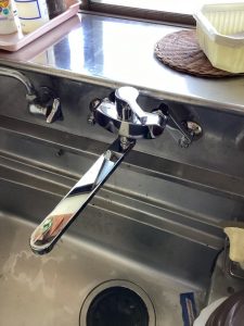 3年間空き家ったお家の台所で水漏れが！蛇口交換で水漏れを解消しました。【栃木県鹿沼市】