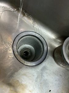 経年劣化で台所が詰まった。蛇腹ホース交換と薬品投与で問題解決。【岐阜県岐阜市】